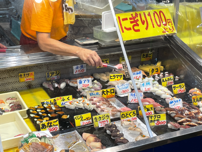 唐戸市場で売っているお寿司